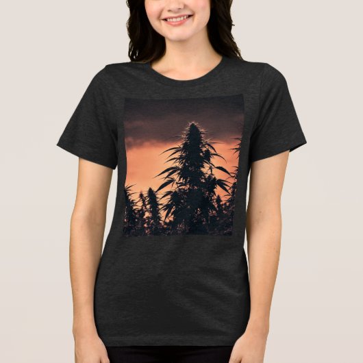 Verhoog je stijl met het Cannabis Hill Silhouet Tri-Blend Shirt (Voorkant)