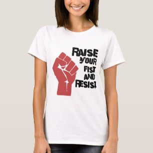 Verhoog je vuist en verzet je t-shirt