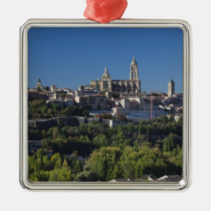 Verhoogd stadsaanzicht met de kathedraal van Segov Metalen Ornament