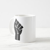 Verhoogd vuist/zwart energiesymbool koffiemok (Voorkant links)