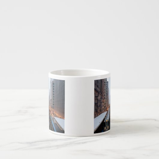 Verhoogde spoorweg in het centrum van Chicago over Espresso Kop (Voorkant)