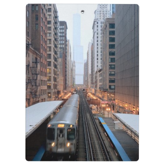 Verhoogde spoorweg in het centrum van Chicago over Klembord (Achterkant)