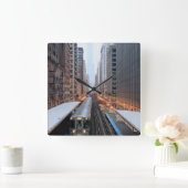 Verhoogde spoorweg in het centrum van Chicago over Vierkante Klok (Huis)