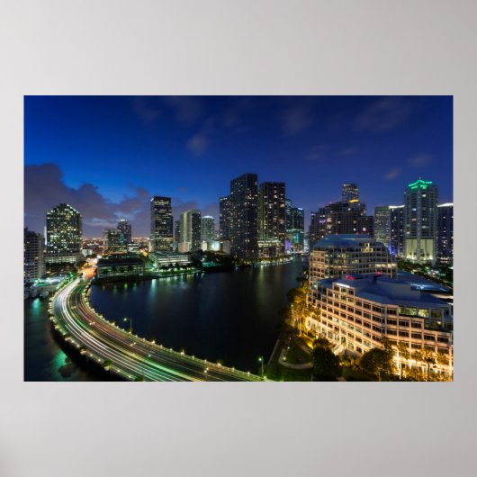 Verhoogde stadshemelijn vanuit Brickell Key Poster (Voorkant)