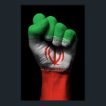 Verhoogde uitgelijnde vuist met Iraanse vlag Poster<br><div class="desc">Dit krachtige ontwerp van kunstenaar Jeff Bartels kenmerkt de vlag van Iran die op een geknepen vuist is geschilderd. De hand wordt opgestoken, wat het uiterlijk geeft van kracht, macht, solidariteit en veerkracht. De eerste is prachtig gedetailleerd en zit voor een achtergrond die kan worden aangepast aan elke kleur die...</div>