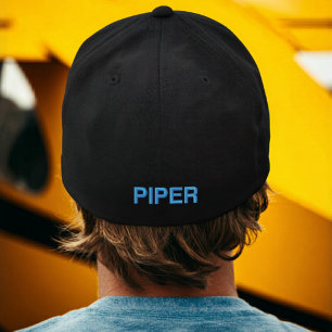 Verjaardag Blauwe Piper Typografie Eenvoudige Luch Geborduurde Pet