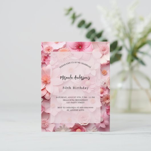 Verjaardag blush roze bloemen uitnodiging briefkaart (Staand voorkant)