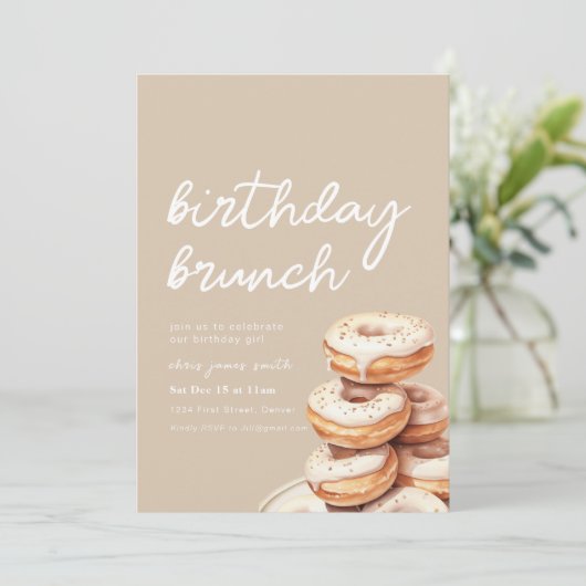 Verjaardag Brunch met Stack van Donuts Kaart (Staand voorkant)