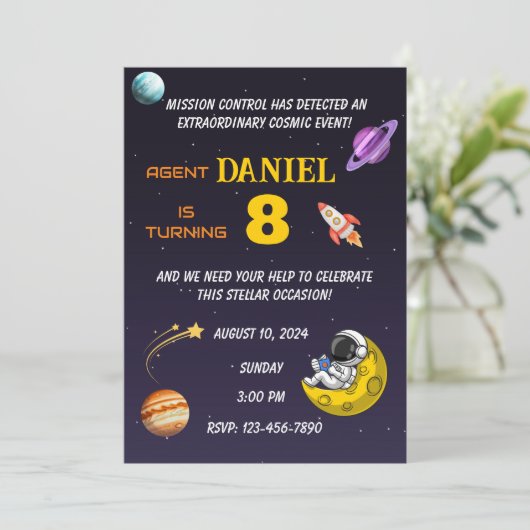 Verjaardag buitengewone uitnodigingen met een ruim (Staand voorkant)