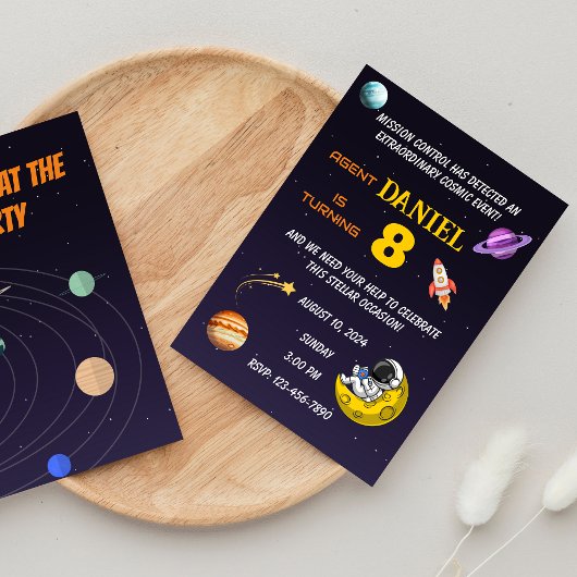 Verjaardag buitengewone uitnodigingen met een ruim