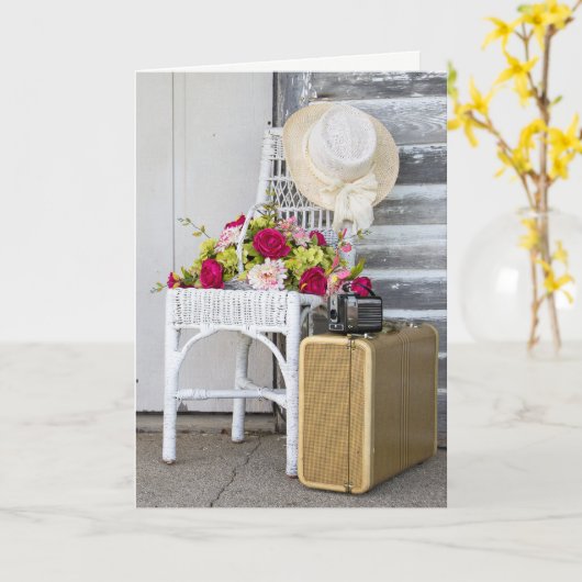 Verjaardag- camera op koffer kaart (Gele Bloem)