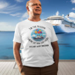 Verjaardag Cruise Grappige Groep gepersonaliseerd T-shirt<br><div class="desc">Dit ontwerp kan op het gebied worden gepersonaliseerd dat door de foto en/of tekst te veranderen wordt verstrekt. Of het kan worden aangepast door te klikken deze Sjabloon personaliseert en dan de klik te kiezen om verdere optie aan te passen en de kleur van de achtergrond te schrappen of te...</div>