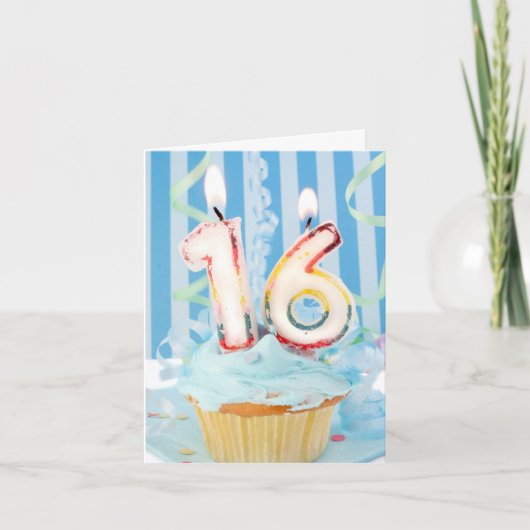 Verjaardag cupcake met kaarsen in aantal 16 kaart (Voorkant)