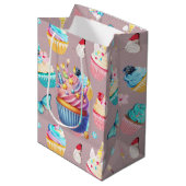 Verjaardag Cupcake Party Medium Cadeauzakje (Voorkant Gekanteld)