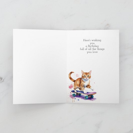 Verjaardag Custom Naam Fun Schattige Cat op Skateb Kaart (Binnen)