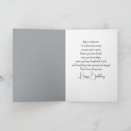 Verjaardag Daisy boeket in een sneaker Kaart (Binnen)