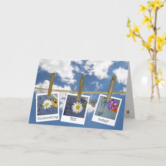 Verjaardag Daisy in fotolijsten op waslijn Kaart (Gele Bloem)