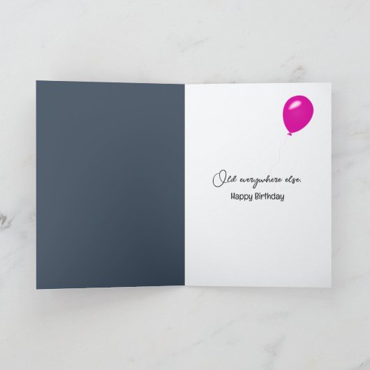 Verjaardag dansende oude dame kaart (Binnen)