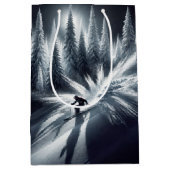 Verjaardag downhill skiër in het maanlicht medium cadeauzakje (Voorkant)