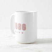 Verjaardag ELK JAAR, aangepaste roze trendy typogr Koffiemok (Voorkant links)