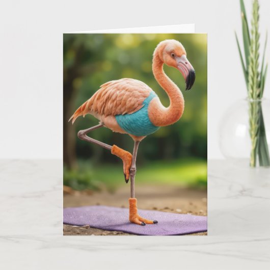 Verjaardag flamingo in een yoga pose kaart (Voorkant)