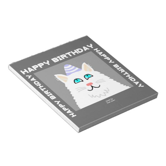 Verjaardag Fluffy White Cat Notitieblok (Schuin)