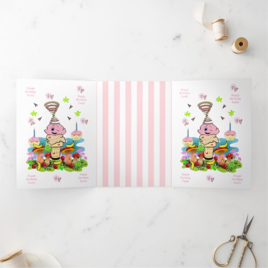 Verjaardag FUN Roze Cakecupake Drie-Voudige Kaart (Binnen)