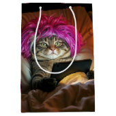 Verjaardag Gen Z Cat met een elektronische tablet Medium Cadeauzakje (Voorkant)