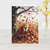 Verjaardag Ginger Cat In Een Herfst Bladstapel Kaart (Gele Bloem)