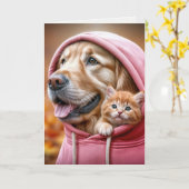 Verjaardag Golden Retriever en kitten in een hoodi Kaart (Gele Bloem)