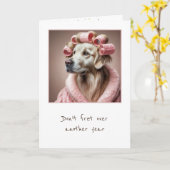 Verjaardag Golden Retriever in roze haarkrulspelde Kaart (Gele Bloem)