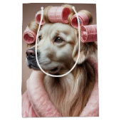 Verjaardag Golden Retriever in roze haarkrulspelde Medium Cadeauzakje (Voorkant)