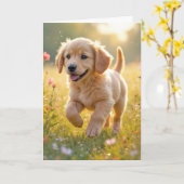 Verjaardag Golden Retriever Puppy in een weide Kaart (Gele Bloem)