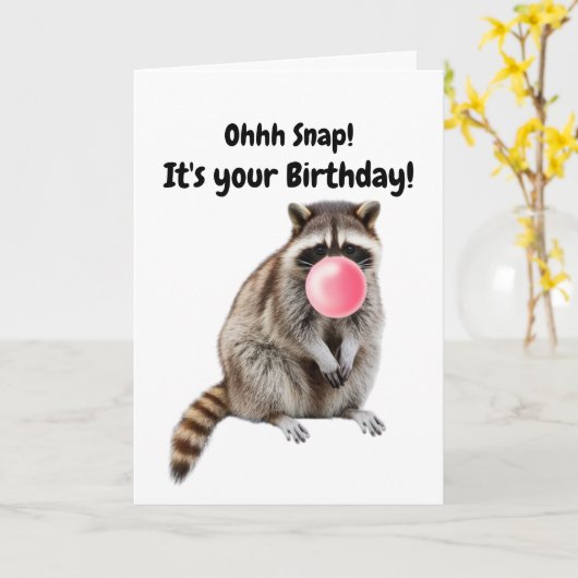 Verjaardag Grappig Wasbeer Blaast Roze Bubble Kaart (Gele Bloem)