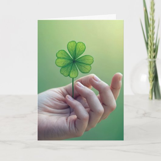 Verjaardag Hand Held Four-Leaf Clover Kaart (Voorkant)