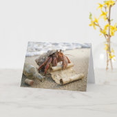 Verjaardag Heremietkreeft die een Bericht Leest op Kaart (Gele Bloem)