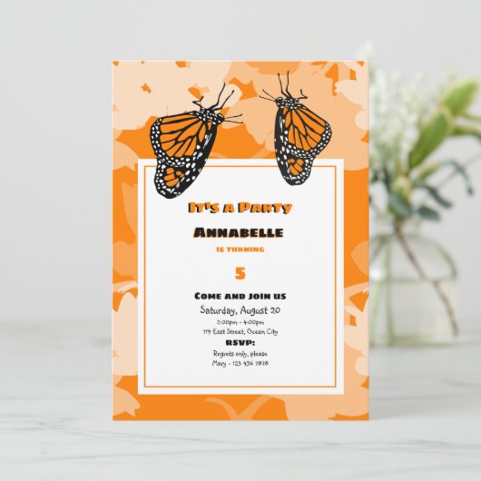 Verjaardag Het Is Een Feestje Oranje Monarch Vlind Kaart (Staand voorkant)