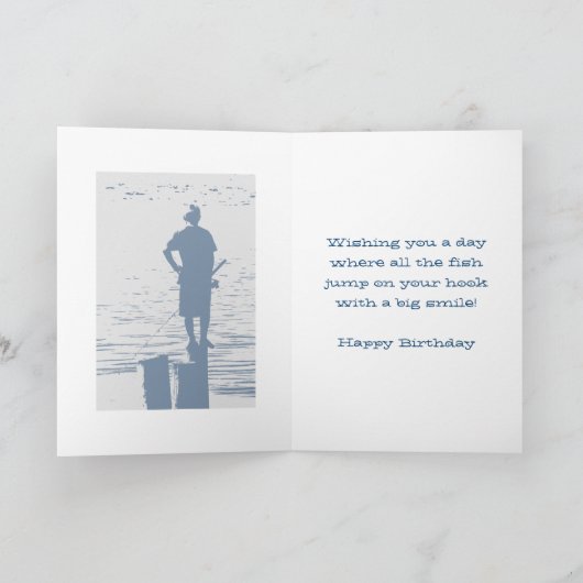 Verjaardag, jongen die van stronk aan het vissen i kaart (Binnen)