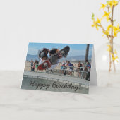 Verjaardag Kaart: Man doet trucs op zijn skateboar Kaart (Gele Bloem)