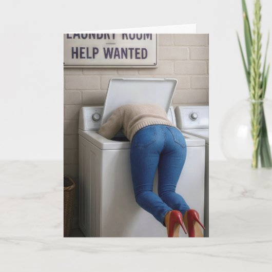 Verjaardag Korte Vrouw HoofdFirst In Een Wasmachin Kaart (Voorkant)