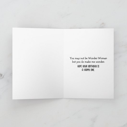 Verjaardag Korte Vrouw HoofdFirst In Een Wasmachin Kaart (Binnen)