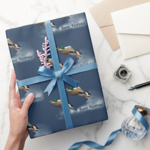 Verjaardag Mallard Duck Vliegen Over Water Cadeaupapier