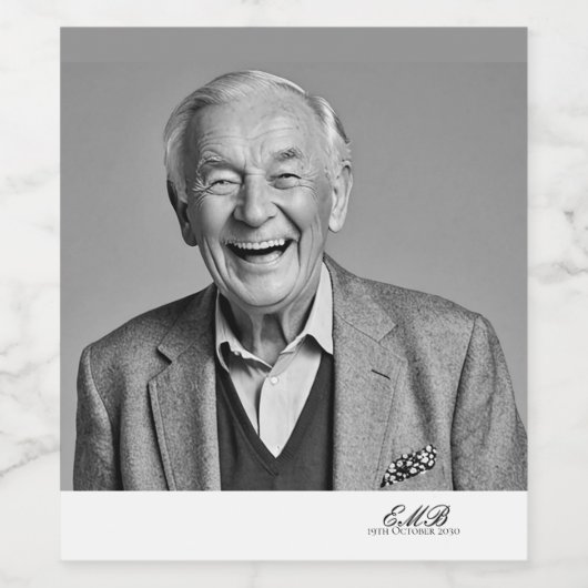 Verjaardag Mannelijk Stijlvolle Foto Zwart Wit Mon Wijn Etiket (Enkel label)