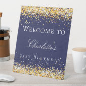 Verjaardag marine blauw goud glitter welkom reclamebord met voetstuk (Insitu)