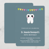 Verjaardag met een leuk lachende witte tand kaart (Voorkant / Achterkant)