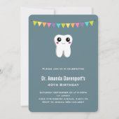 Verjaardag met een leuk lachende witte tand kaart (Voorkant)