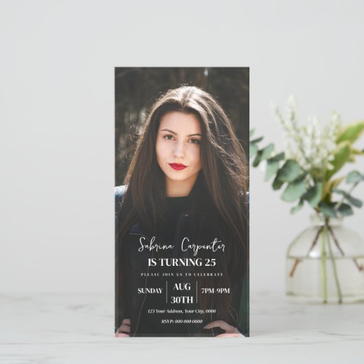 Verjaardag met fotouitnodiging aankondiging (Staand voorkant)