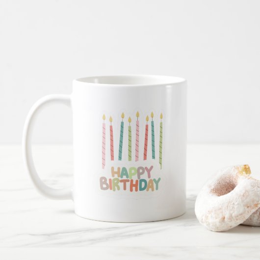 Verjaardag met kaarsen op koffiemok (Met donut)