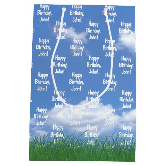 Verjaardag met naam en golftas in gras medium cadeauzakje (Achterkant)