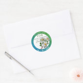 Verjaardag met witte bloem ronde sticker (Envelop)